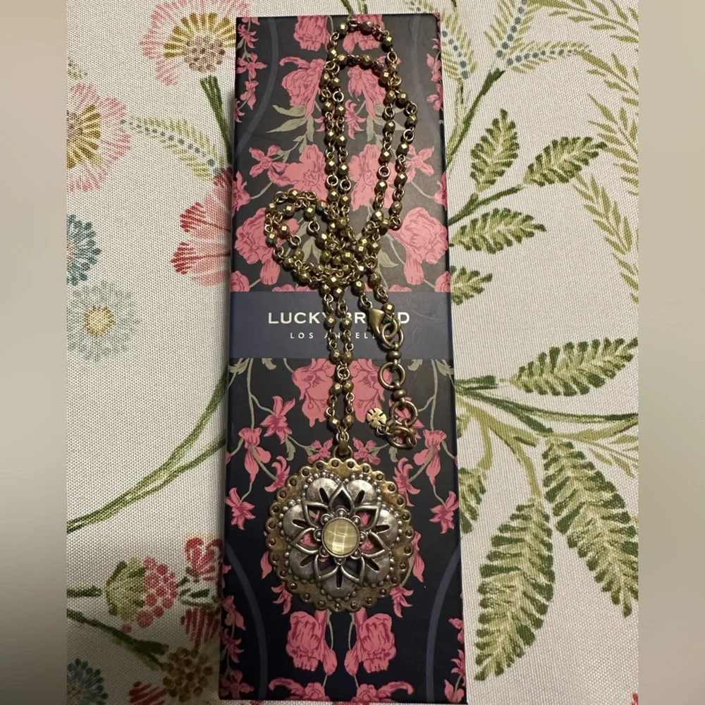 LUCKY BRAND GOLD TONE LONG PENDANT NECKLACE - Picture 7 of 7